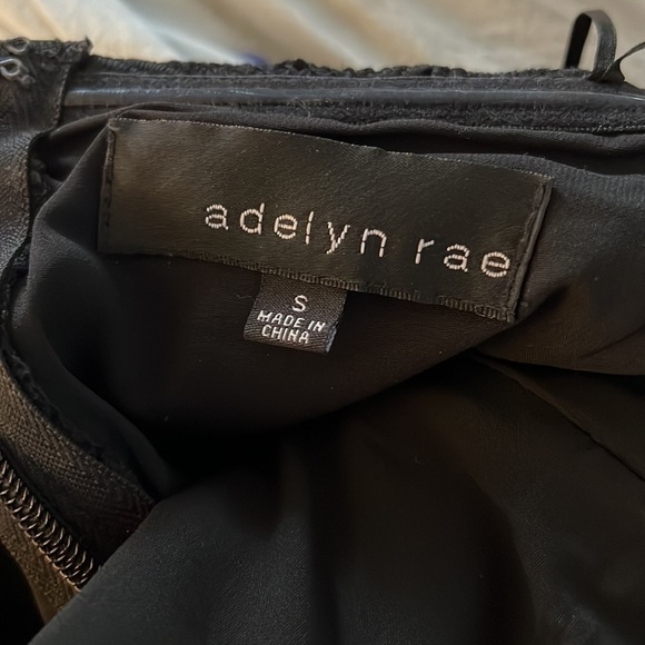 Adelyn Rae dress - black- midi length patterned dress (size small) - Picture 4 of 4